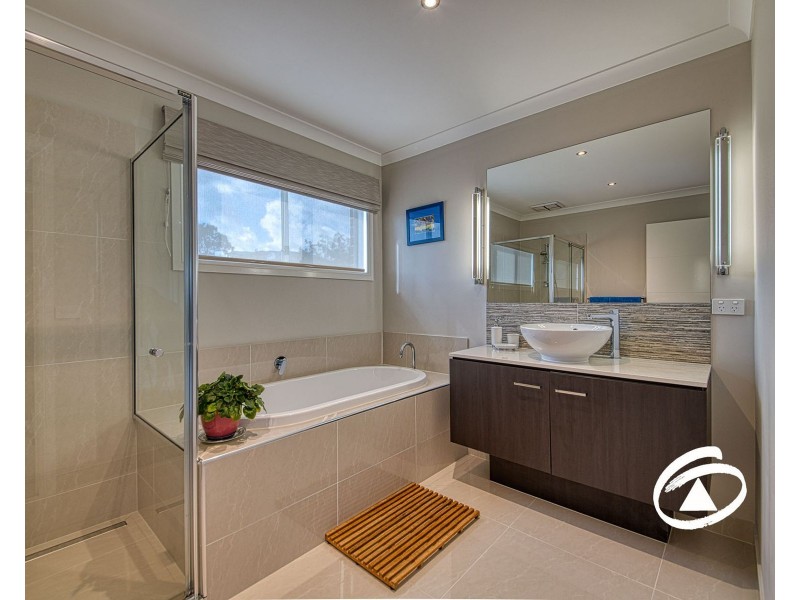 17 Levens Way, Officer VIC 3809