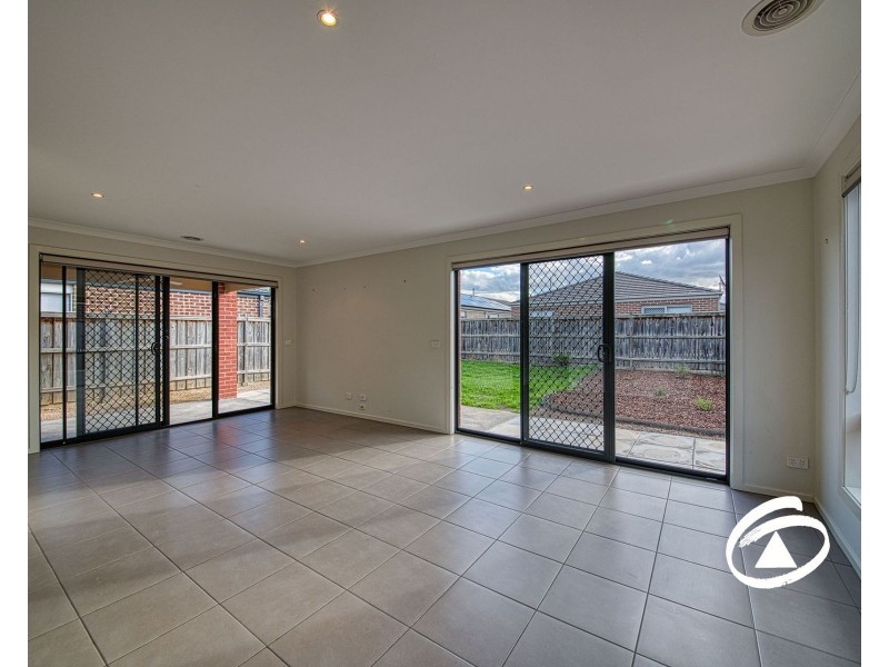 31 Glenelg Street, Clyde North VIC 3978