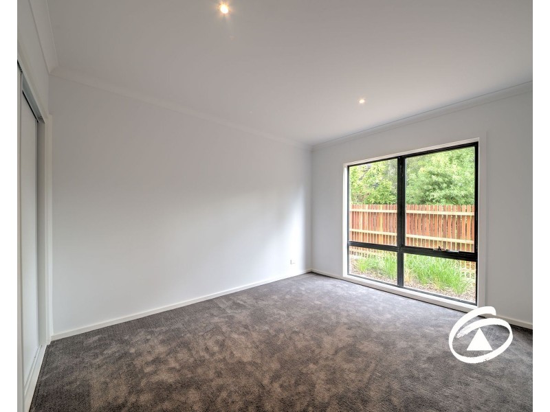 39 Willowdene Way, Berwick VIC 3806