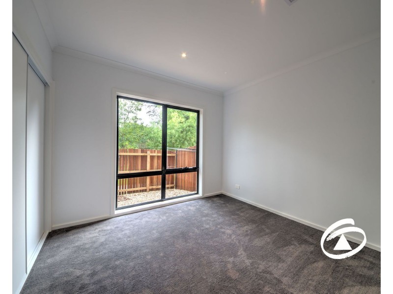 39 Willowdene Way, Berwick VIC 3806