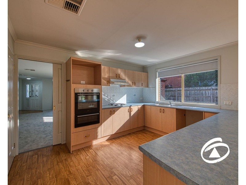 10 Tralee Circuit, Narre Warren VIC 3805