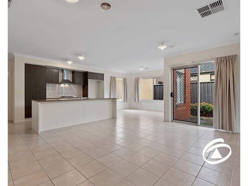 7 Sagan Drive, Cranbourne North VIC 3977