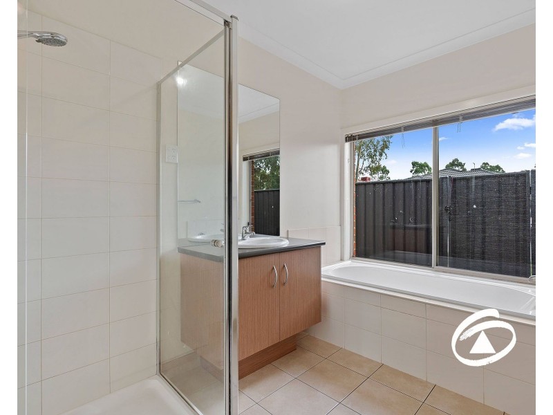 7 Sagan Drive, Cranbourne North VIC 3977