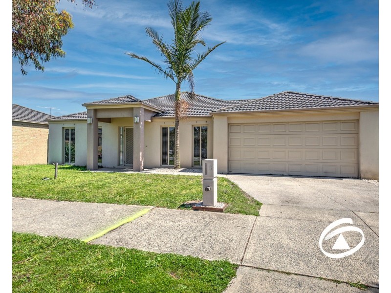 13 Yorkshire Drive, Cranbourne North VIC 3977