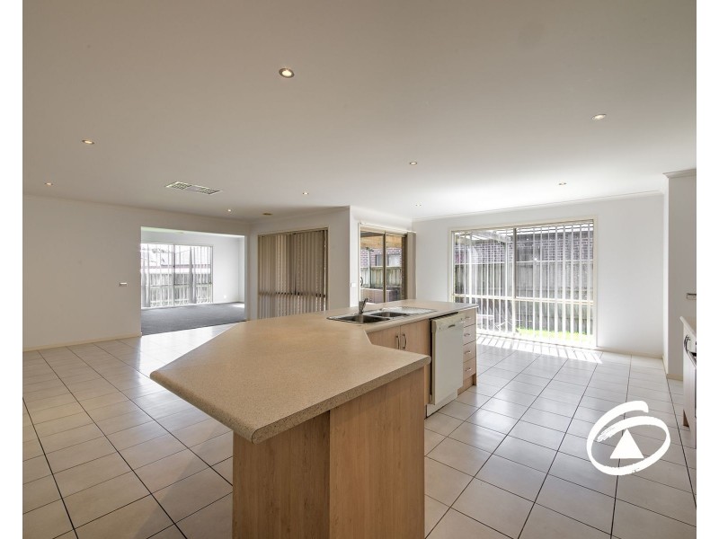 13 Yorkshire Drive, Cranbourne North VIC 3977