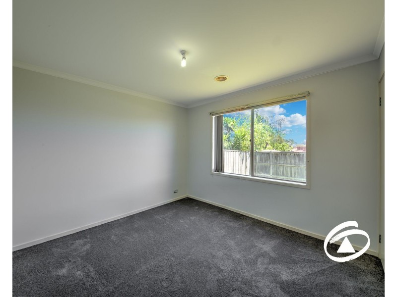 13 Yorkshire Drive, Cranbourne North VIC 3977