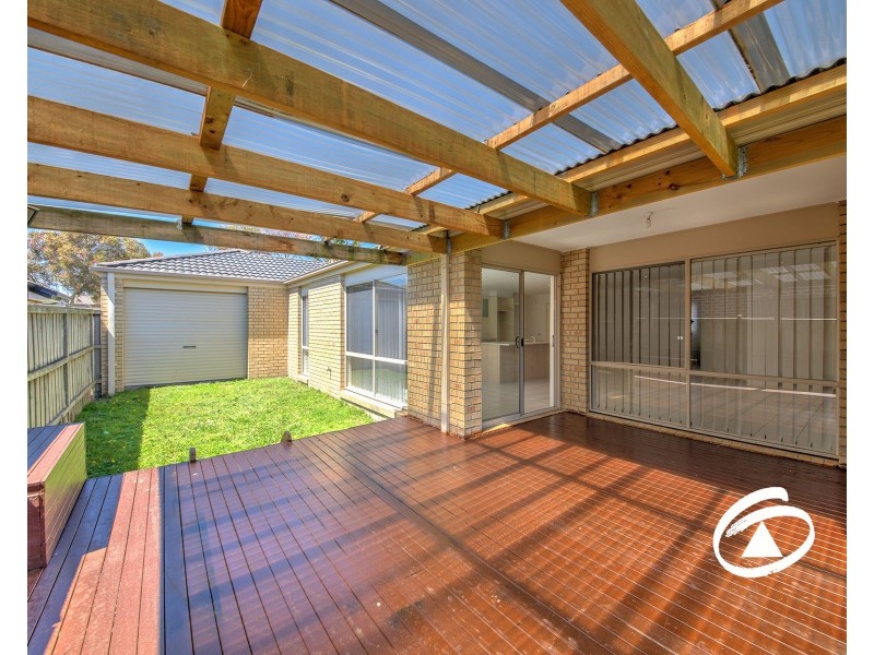13 Yorkshire Drive, Cranbourne North VIC 3977