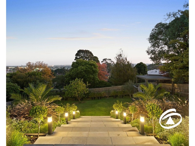 35 Kramer Drive, Berwick VIC 3806