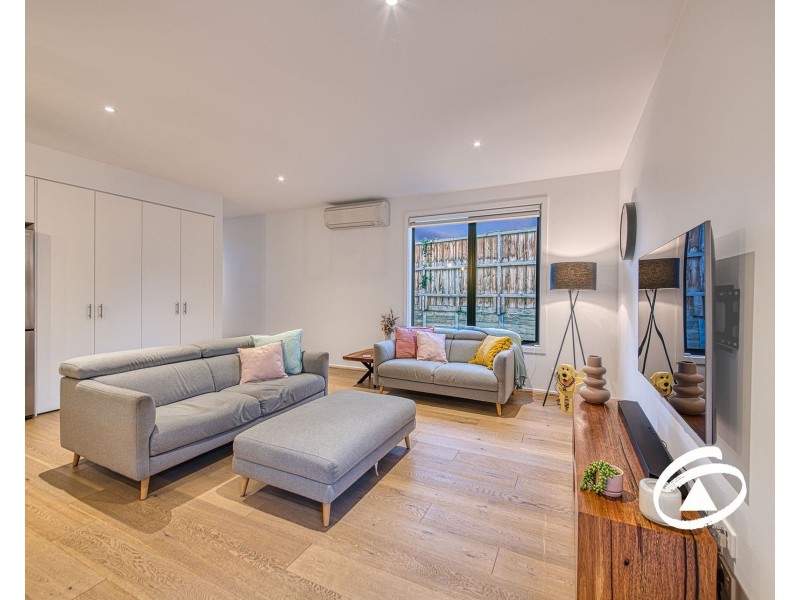 9 Willowdene Way, Berwick VIC 3806