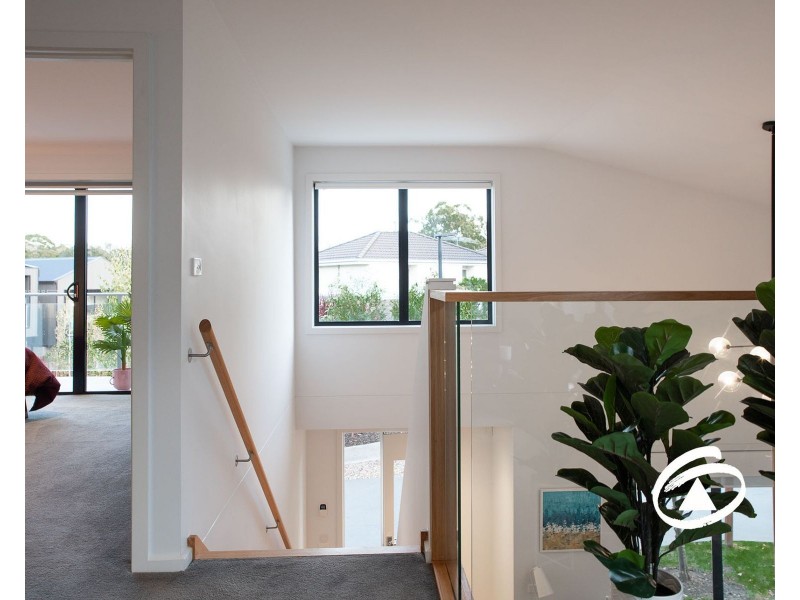 9 Willowdene Way, Berwick VIC 3806