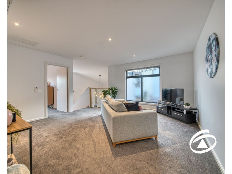 9 Willowdene Way, Berwick VIC 3806