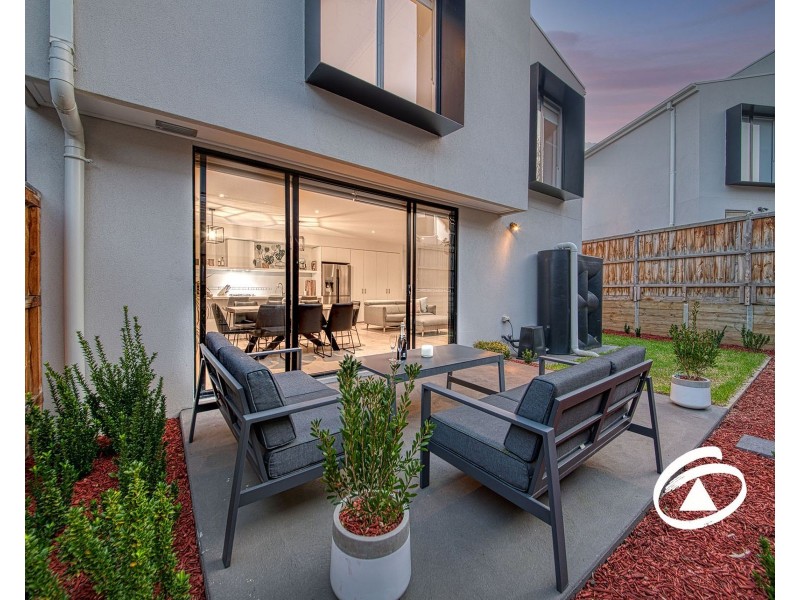 9 Willowdene Way, Berwick VIC 3806