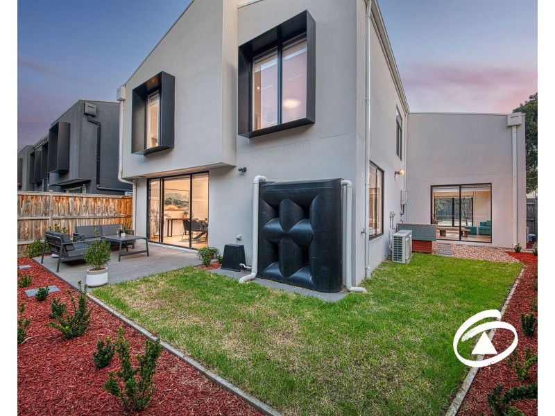 9 Willowdene Way, Berwick VIC 3806