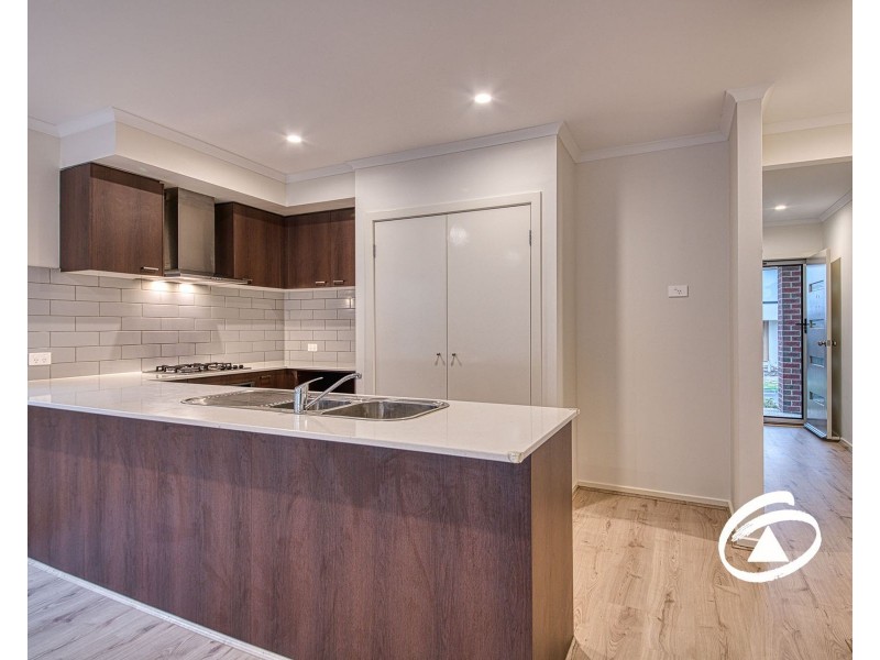 15 Caravan Parade, Berwick VIC 3806