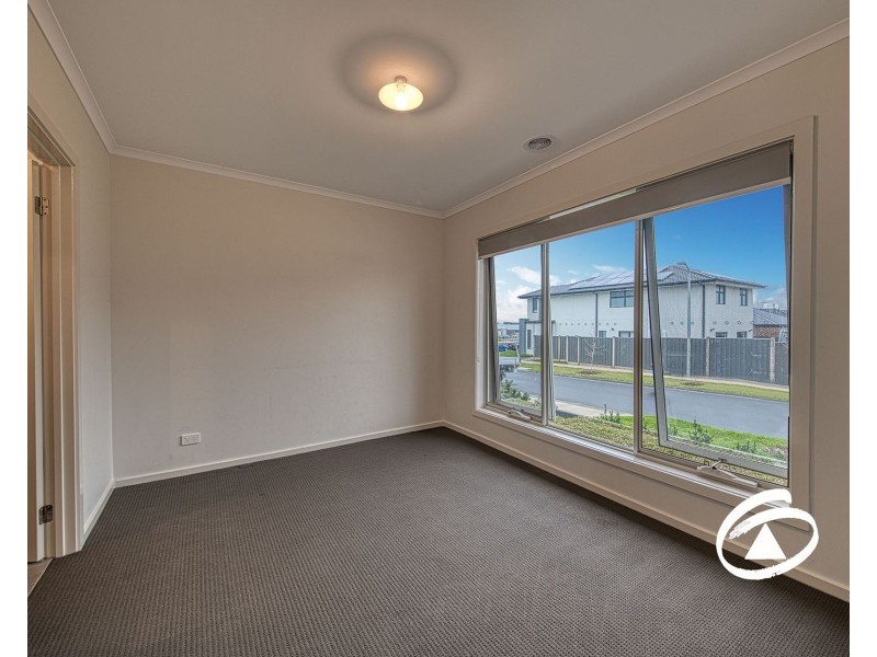 15 Caravan Parade, Berwick VIC 3806