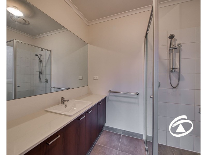 15 Caravan Parade, Berwick VIC 3806