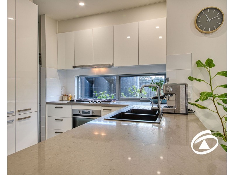 5 Pettit Close, Berwick VIC 3806