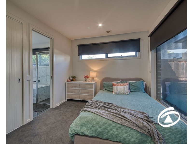 5 Pettit Close, Berwick VIC 3806