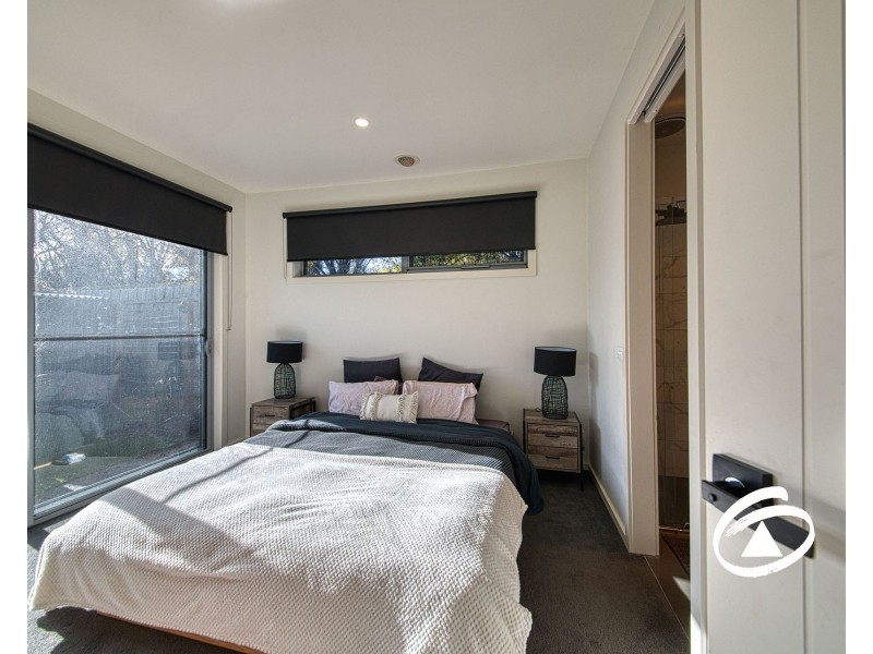 5a Pettit Close, Berwick VIC 3806