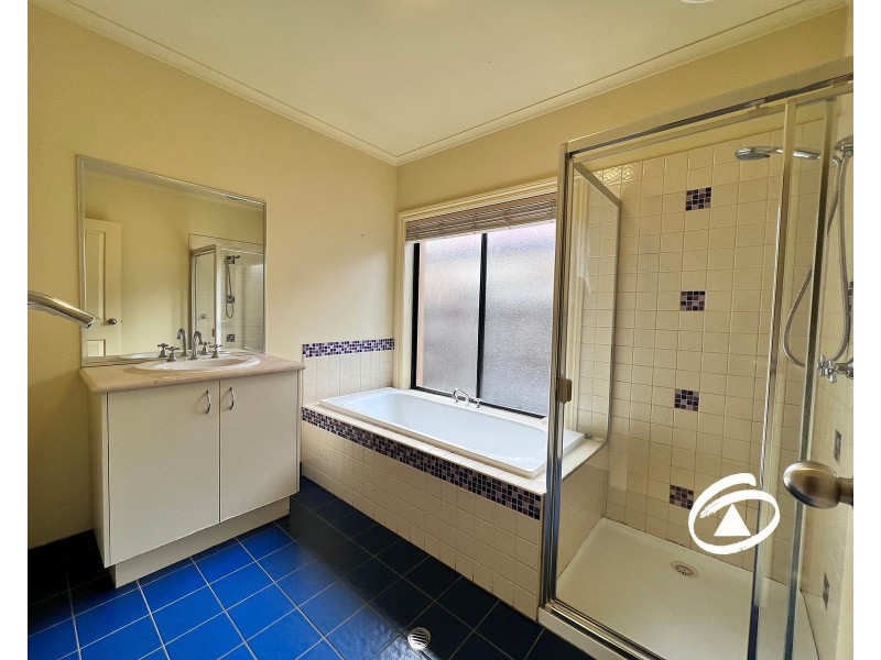 28 Loxley Boulevard, Narre Warren South VIC 3805