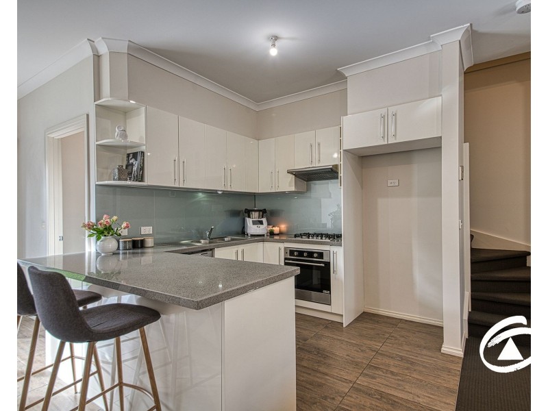 7/10-12 Innes Crt, Berwick VIC 3806