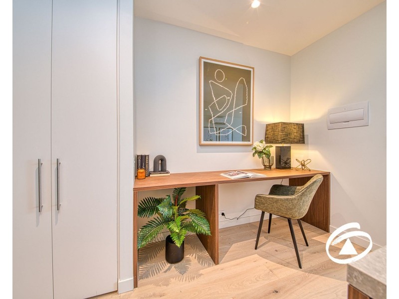 102/9 Gloucester Avenue, Berwick VIC 3806