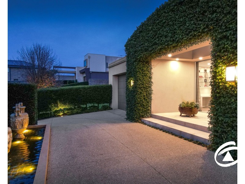 7/48 Langmore Lane, Berwick VIC 3806