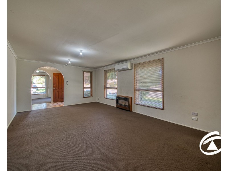 1/2 Shiraz Crescent, Narre Warren VIC 3805