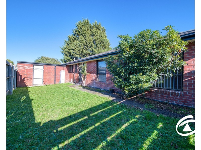 1/2 Shiraz Crescent, Narre Warren VIC 3805