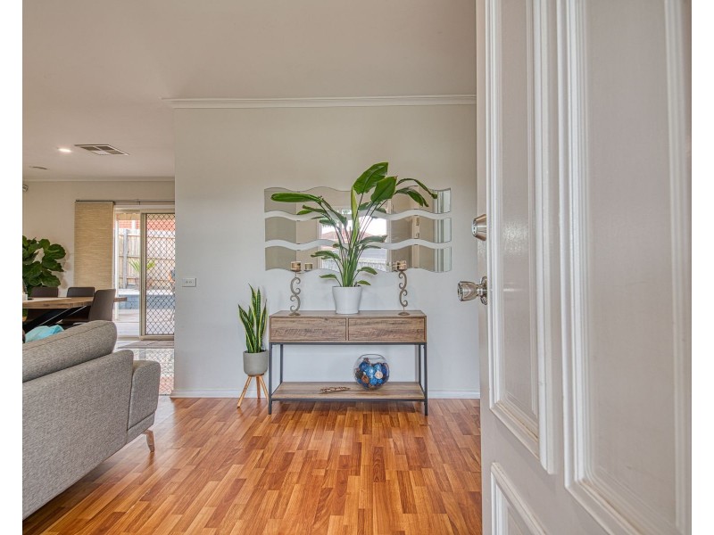 137 Bemersyde Drive, Berwick VIC 3806