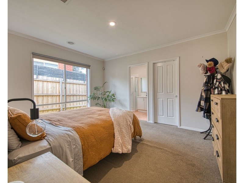 137 Bemersyde Drive, Berwick VIC 3806