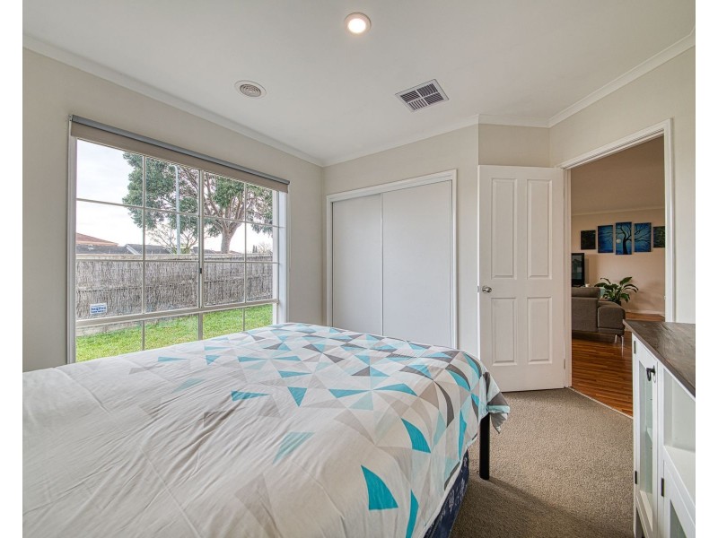 137 Bemersyde Drive, Berwick VIC 3806