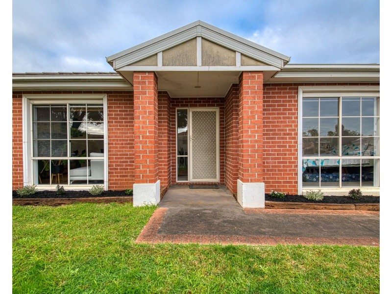 137 Bemersyde Drive, Berwick VIC 3806