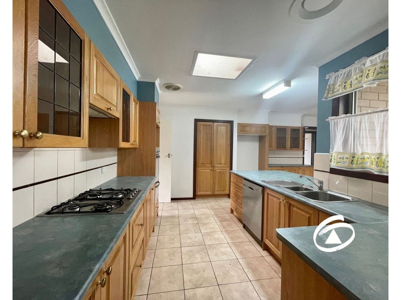 41 Meadow Wood Walk, Narre Warren VIC 3805