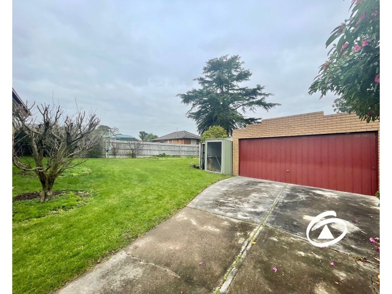 41 Meadow Wood Walk, Narre Warren VIC 3805