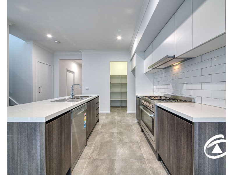 35 Noah Road, Clyde North VIC 3978