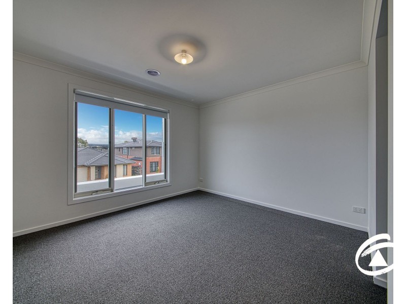 35 Noah Road, Clyde North VIC 3978