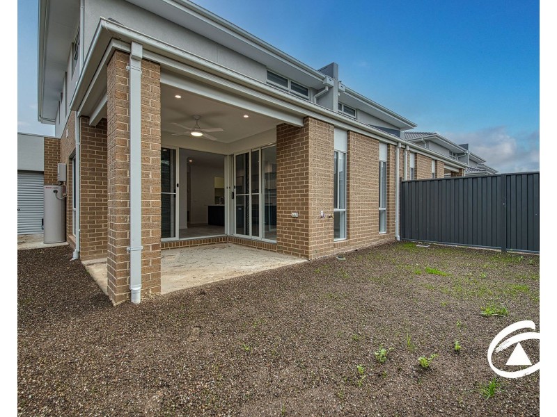 35 Noah Road, Clyde North VIC 3978