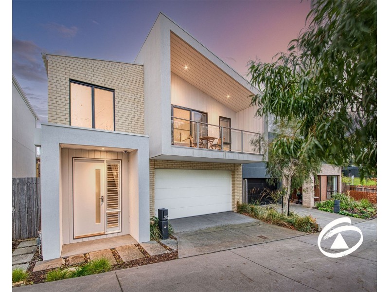25 Willowdene Way, Berwick VIC 3806
