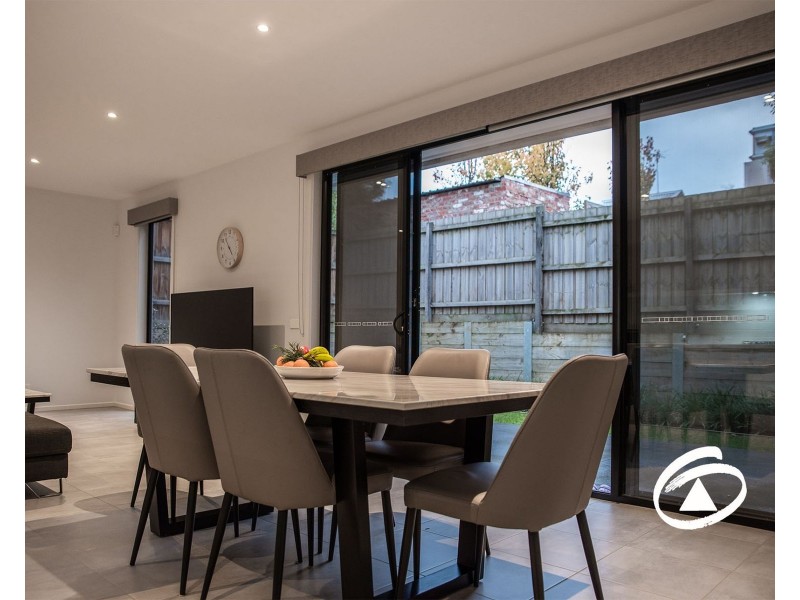 25 Willowdene Way, Berwick VIC 3806