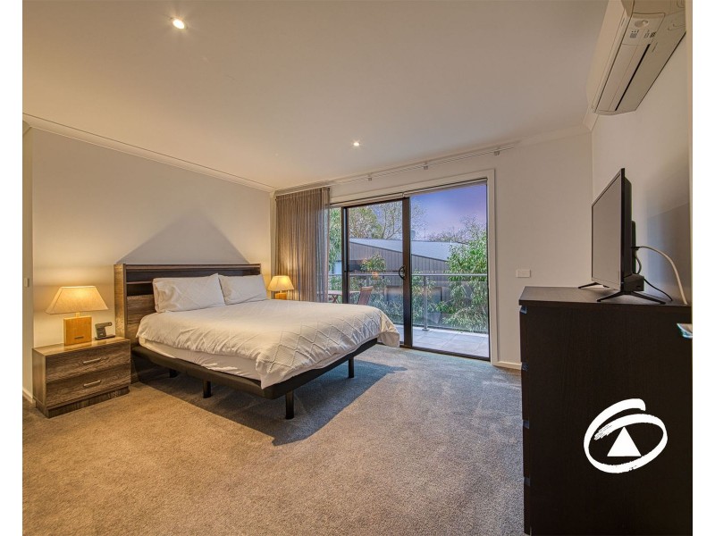 25 Willowdene Way, Berwick VIC 3806