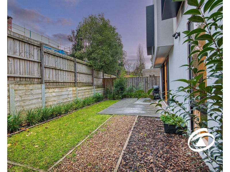 25 Willowdene Way, Berwick VIC 3806