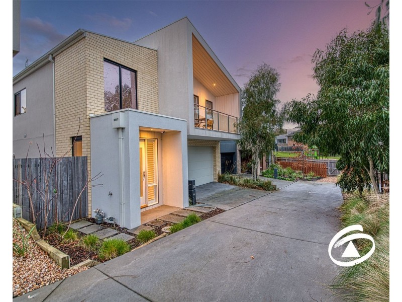 25 Willowdene Way, Berwick VIC 3806