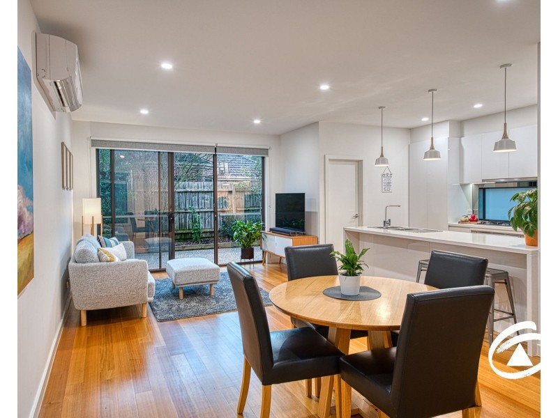 2/5 Gamble Avenue, Berwick VIC 3806