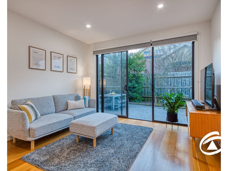 2/5 Gamble Avenue, Berwick VIC 3806