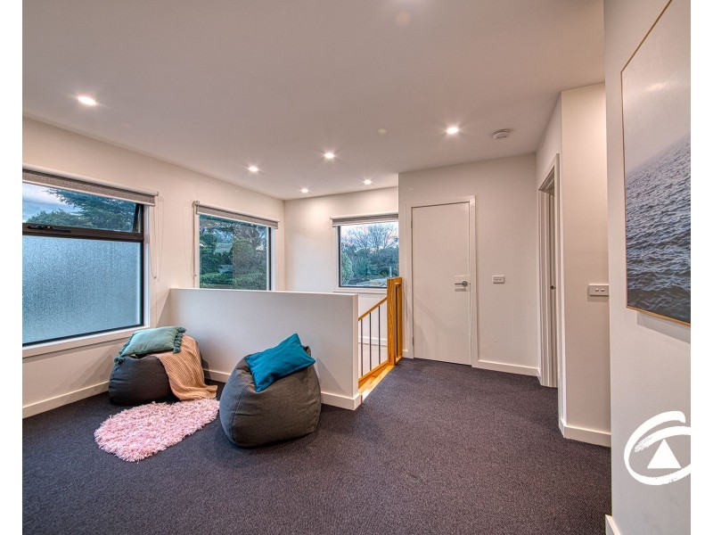 2/5 Gamble Avenue, Berwick VIC 3806