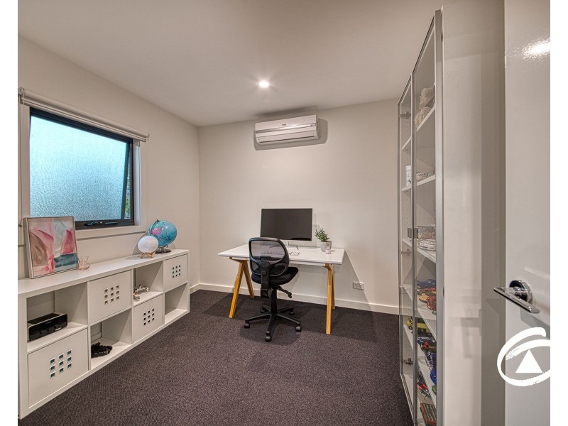 2/5 Gamble Avenue, Berwick VIC 3806