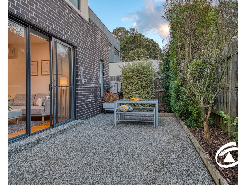 2/5 Gamble Avenue, Berwick VIC 3806