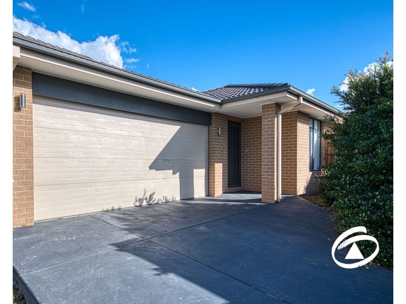 39 Nixon Drive, Berwick VIC 3806