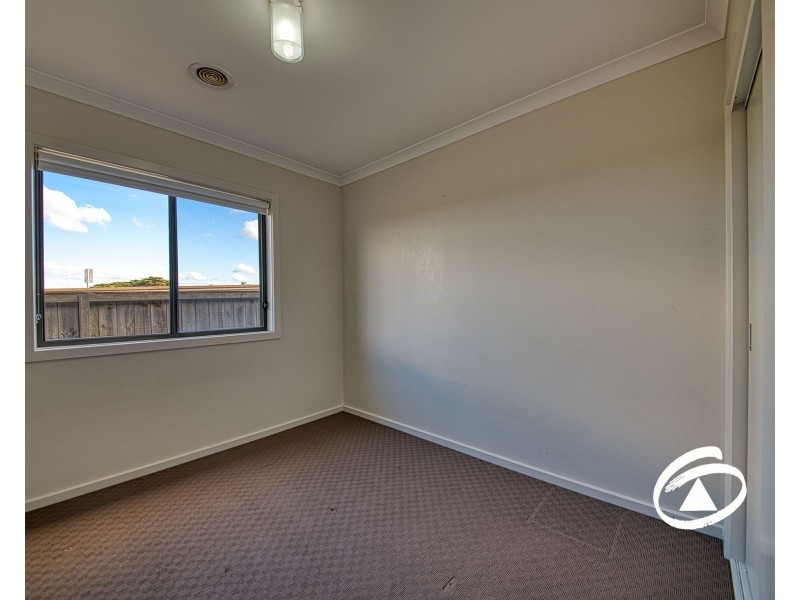 39 Nixon Drive, Berwick VIC 3806